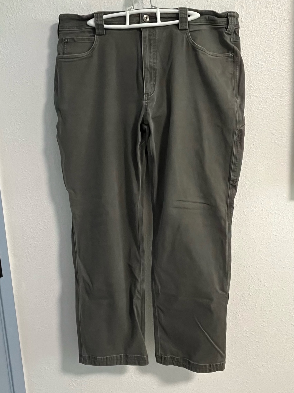 Duluth Trading Co Flex Fire Hose Jeans Tool Pocket Size 42 x 32